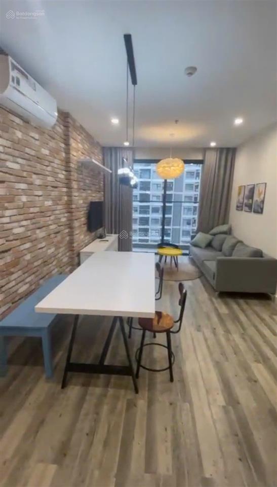 Cho thuê 2n1vs full đồ tòa s2, gần bến xe bus, gần tòa nhà văn phòng technopark, tầng trung