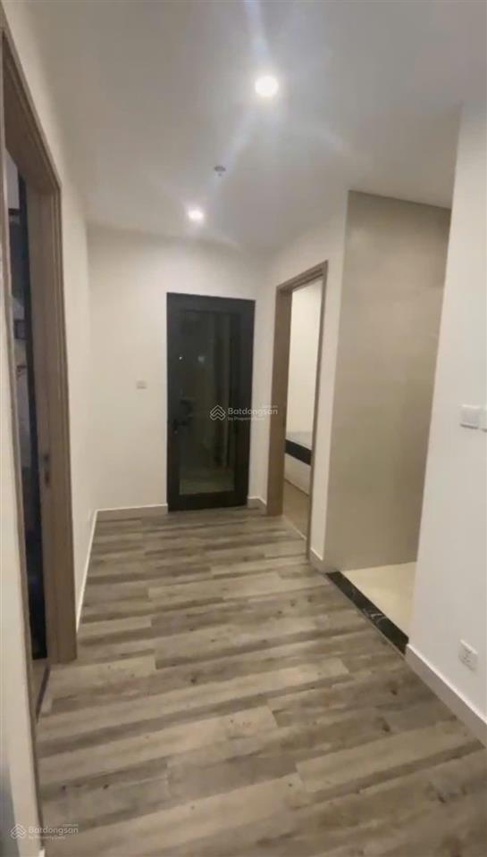 Cho thuê 2n1vs full đồ tòa s2, gần bến xe bus, gần tòa nhà văn phòng technopark, tầng trung