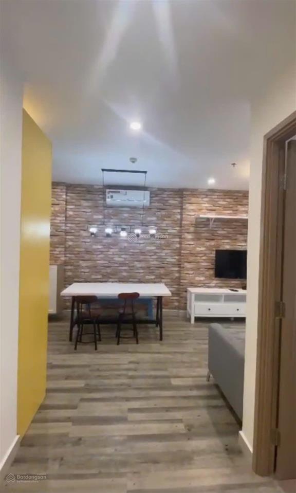 Cho thuê 2n1vs full đồ tòa s2, gần bến xe bus, gần tòa nhà văn phòng technopark, tầng trung