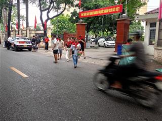 Bán nhà bắc từ liêm, lô góc, đường thông kinh doanh,ô tô vào nhà dt 45m, 4 tầng, giá chào 6,55 tỷ.