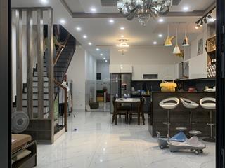 Nhà ba tầng tái định cư la bông cần bán.