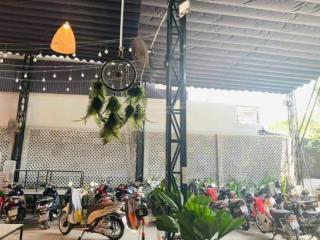 Mặt bằng 600m2 trang bị sẵn phòng máy lạnh, mái che, sân đậu oto thích hợp cafe, bia, pickleball