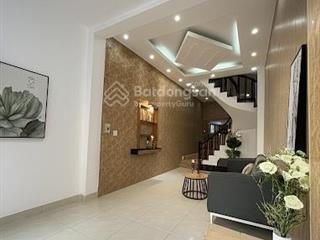 5,7 tỷ nhà ngọc thuỵ 40m2 cực hiếm, ô tô đỗ cửa, 03 pn cực đẹp