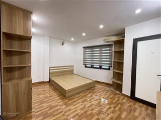 7 tỷ  nhà thạch bàn  ô tô đỗ cửa, vào nhà  10m ra ô tô tránh  dân xây cực đẹp