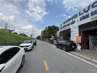 7,56 tỷ nhà ngọc thuỵ  đầy đủ nội thất ở luôn 35m2  ô tô đỗ cổng  20m ra mặt đê