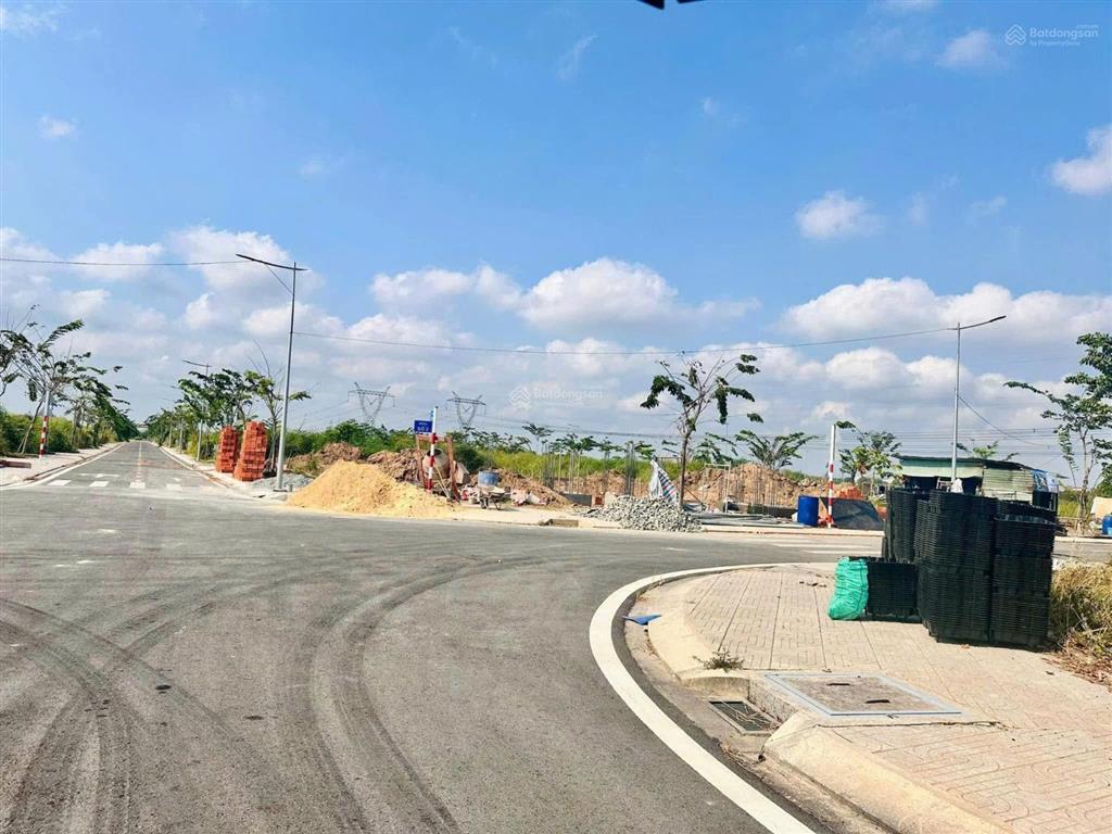 Bán đất nền khu dân cư cao cấp gần vinhomes và trục vành đai 3  chỉ 3tỷ5 sổ hồng riêng