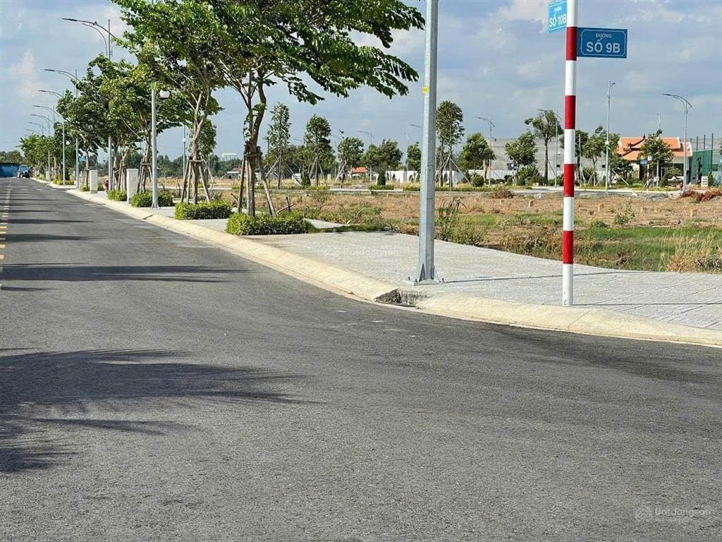 Bán đất nền khu dân cư cao cấp gần vinhomes và trục vành đai 3  chỉ 3tỷ5 sổ hồng riêng