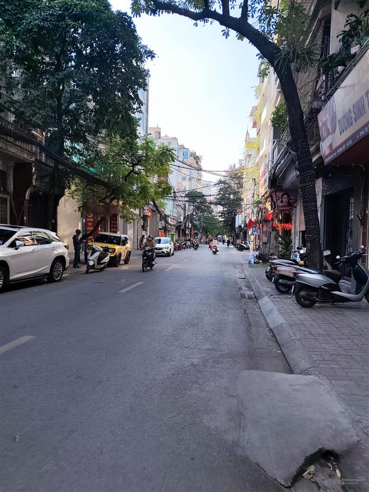 Bán gấp nhà mặt phố 85m2 x 8 tầng  40 tỷ. nhà mới, thang máy, dòng tiền cực tốt