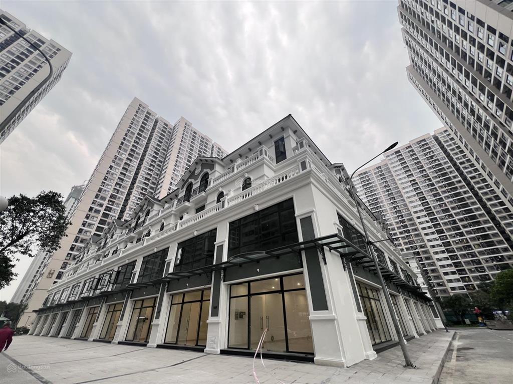 Bán shophouse tmdv sboutique mặt đường trục chính vinhomes tây mỗ (smart city)