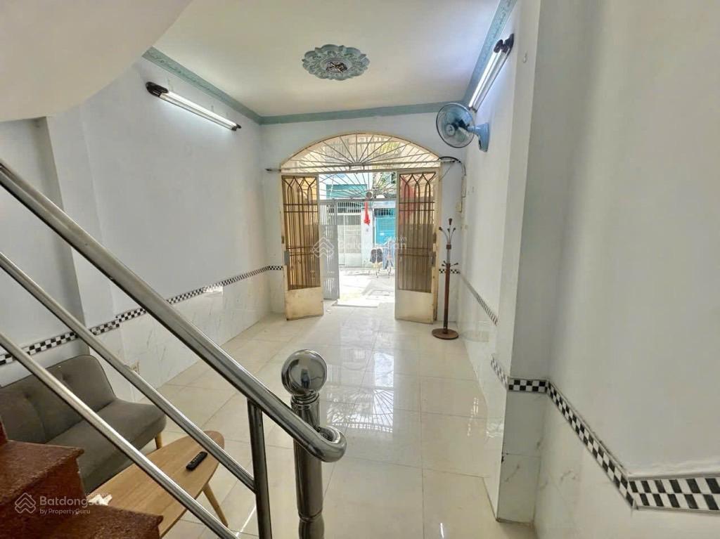 Ngay phan xích long gần mặt tiền  2 lầu btct  2pn  dòng tiền 12tr/tháng  5.5 tỷ