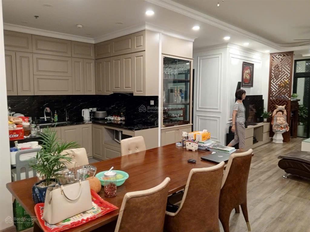 Chính chủ bán căn góc 3n2vs tòa r4 royal city, nguyễn trãi. diện tích 132m giá 19.5 tỷ bao phí