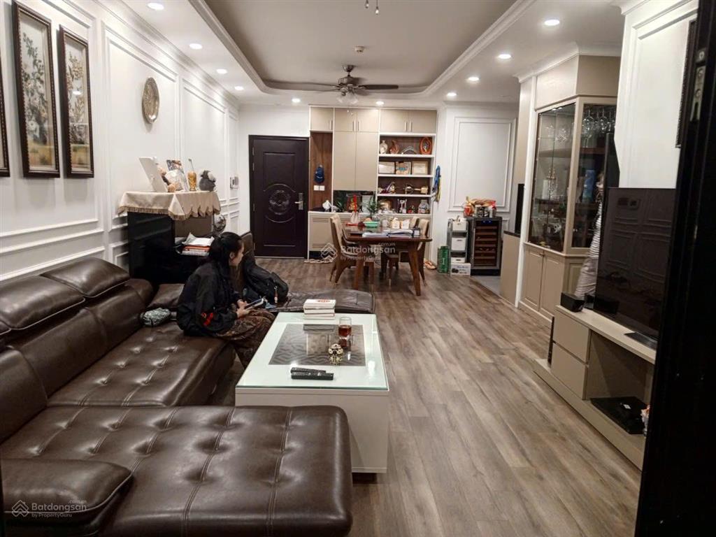 Chính chủ bán căn góc 3n2vs tòa r4 royal city, nguyễn trãi. diện tích 132m giá 19.5 tỷ bao phí