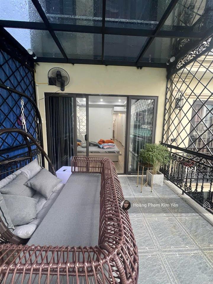 Đẹp quá! phân lô ô tô tránh hoàng cầu, vỉa hè kinh doanh, sát quận ủy, hồ hoàng cầu, dt 1,5 tỷ/năm