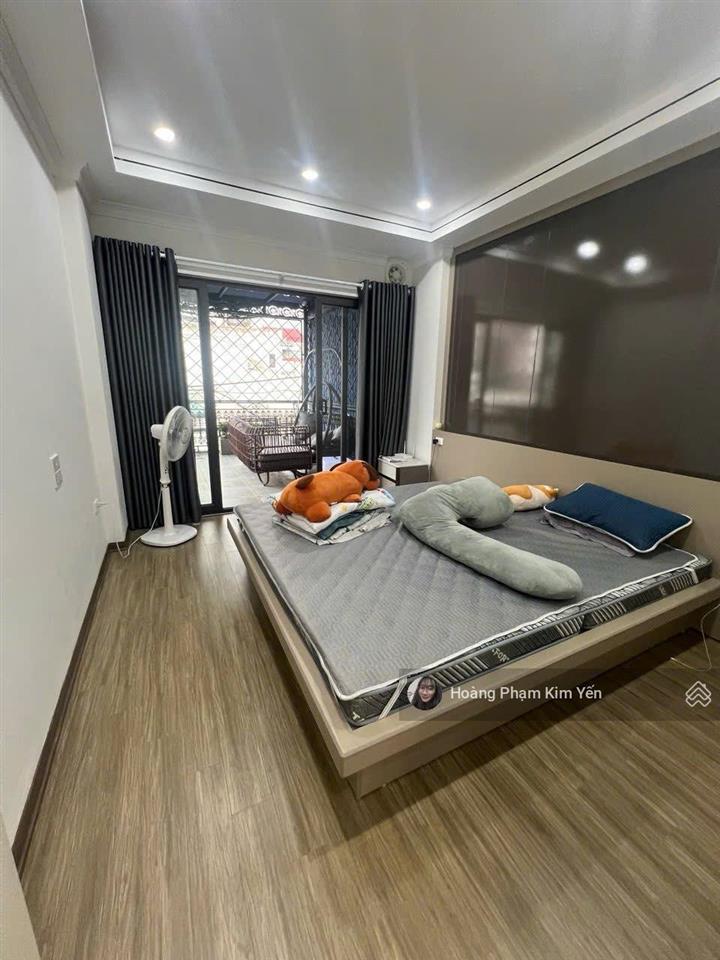 Đẹp quá! phân lô ô tô tránh hoàng cầu, vỉa hè kinh doanh, sát quận ủy, hồ hoàng cầu, dt 1,5 tỷ/năm