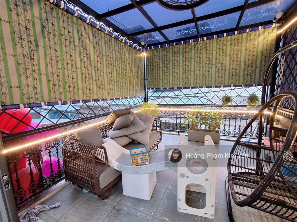 Đẹp quá! phân lô ô tô tránh hoàng cầu, vỉa hè kinh doanh, sát quận ủy, hồ hoàng cầu, dt 1,5 tỷ/năm