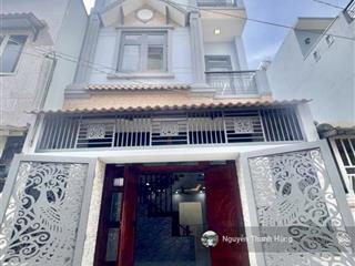 Bán nhà 3 tầng đúc hẻm xe hơi lê văn khương quận 12 giá rẻ 5,68 tỷ
diện tích 70m2 (5x14)