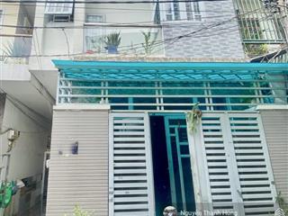 Nhà 3 tầng đúc + 3 phòng trọ 115m2 hẻm xe hơi trường chinh q12 chỉ hơn 6 tỷ
giá tốt trong khu vực.