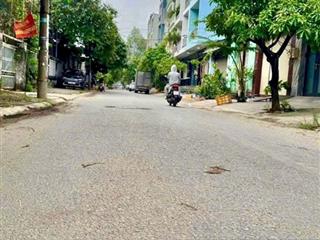 Bán nhà 2 tầng đúc mặt tiền kinh doanh võ thị phải q12 giá rẻ 7,49 tỷ
diện tích 130m2 (4x33)