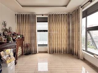 Biệt thự siêu vip, ngang 10m, 4pn, ngay võ văn kiệt, đường 20m, đỗ được 3 oto