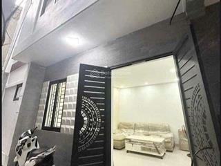 Bán nhà cầu giấy có thang máy, 15m ra ô tô tránh nhau, nhà 6 tầng xây mới, chỉ cần mang đồ về ở