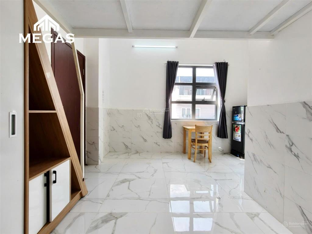 Căn hộ có gác 30m2 đủ nội thất ngay cầu vượt cộng hòa  cv hoàng văn thụ  cho ở 4 người 4 xe