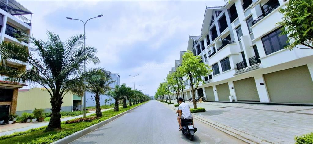 Nóng bỏng tay cơ hội đầu tư siêu hiếm! bán lô đất mặt đường ql32 sát ngay đường 3.5