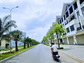Nóng bỏng tay cơ hội đầu tư siêu hiếm!!
bán lô đất mặt đường ql32 sát ngay đường 3.5 chỉ duy