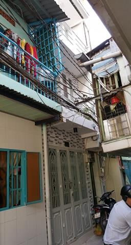 4tr9 cho thuê nhà 1 trệt 2 lầu  2pn  2 ban công  2 wc (đầy đủ tiện ích  không ngập)