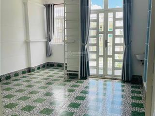 Cho thuê nhà 1 trệt 2 lầu đường xuân thủy, khu dân cư hồng phát