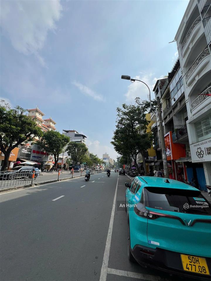 Giảm giá bán gấp! bán nhà mặt tiền nguyễn thị minh khai. dt 20x 35( ctxd 2 hầm 12 tầng) giá 285 tỷ