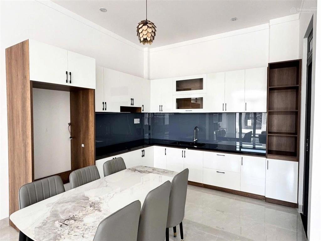 Nhà + đất nền sổ sẵn thổ cư 100% nằm ở cổng 11, p. phước tân biên hòa đường nhựa 8m