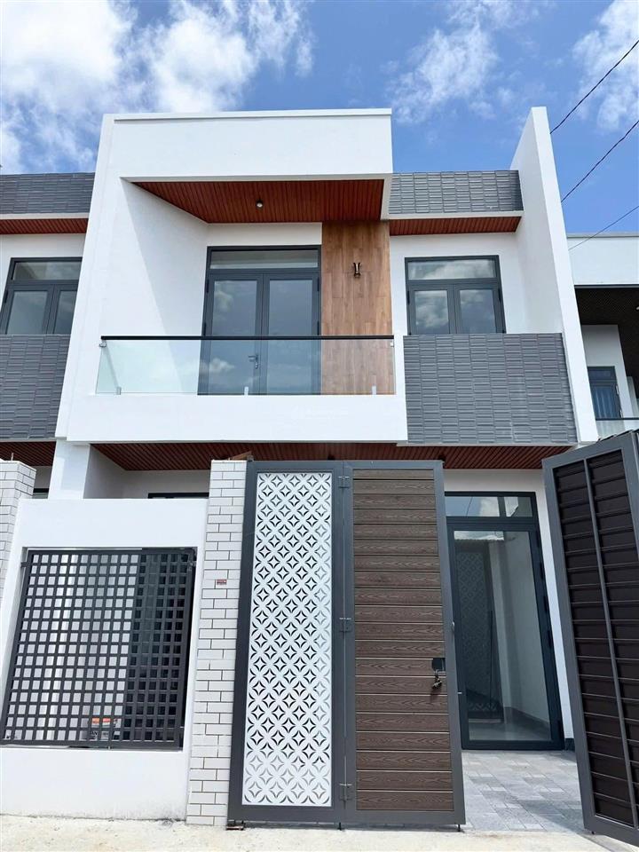 Nhà + đất nền sổ sẵn thổ cư 100% nằm ở cổng 11, p. phước tân biên hòa đường nhựa 8m