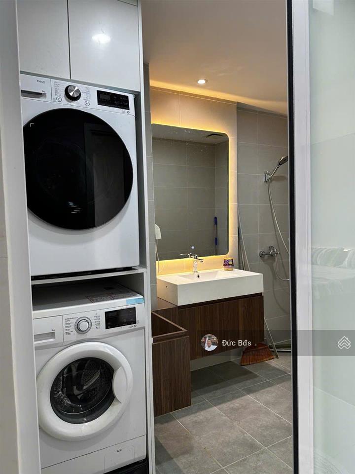 Bán căn 3n  dt 108m2, tầng trung, view thoáng, sẵn sổ, giá 13 tỷ l/h 0983 921 ***