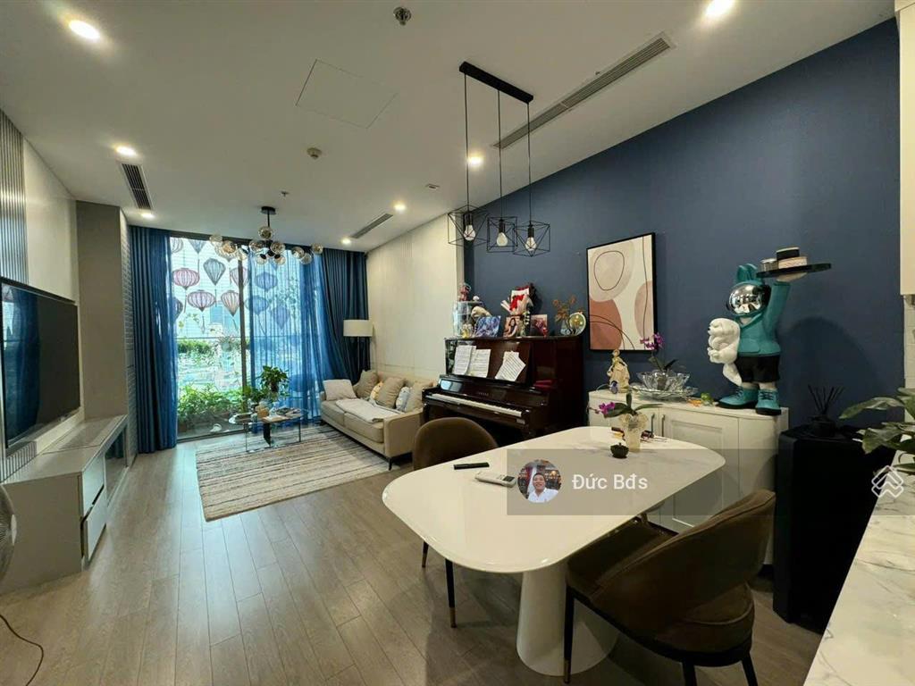 Bán căn 3n  dt 108m2, tầng trung, view thoáng, sẵn sổ, giá 13 tỷ l/h 0983 921 ***