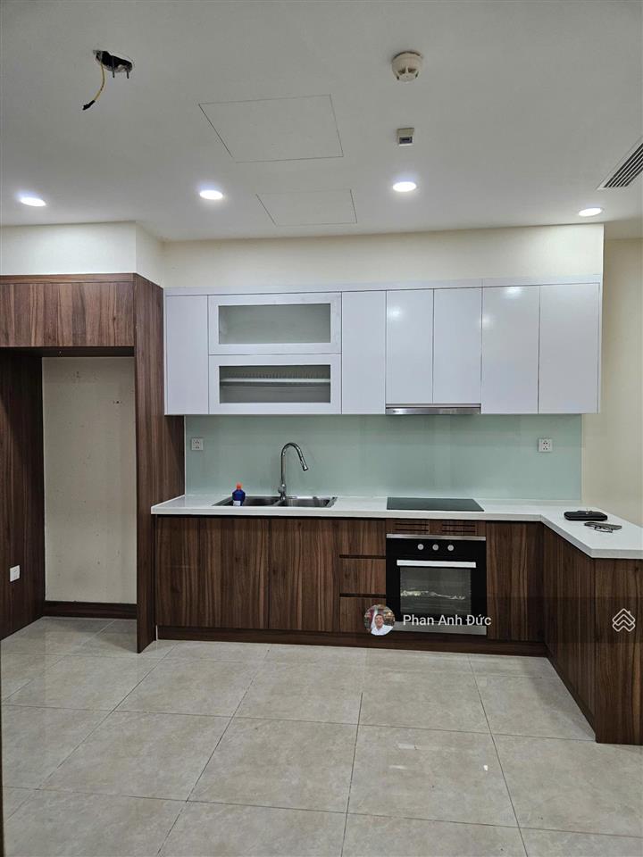 Chính chủ bán căn 3pn ,96m2 chung cư golden park, hướng thoáng sáng, sẵn nội thất giá 9,3 tỷ