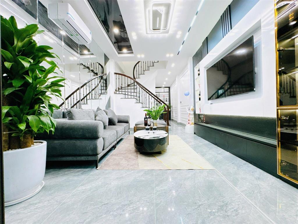 Siêu phẩm trần duy hưng dt52m2x6 tầng thang máy cách phố 5m  kinh doanhgiá chỉ nhỉnh 17 tỷ!