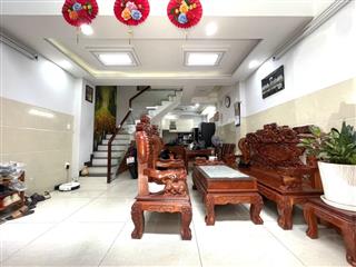 Quận 7, chủ phúc hậu, nhà lý phục man đẹp miên man, 4.7x10.6m, 3 tầng, 3 tỷ 7