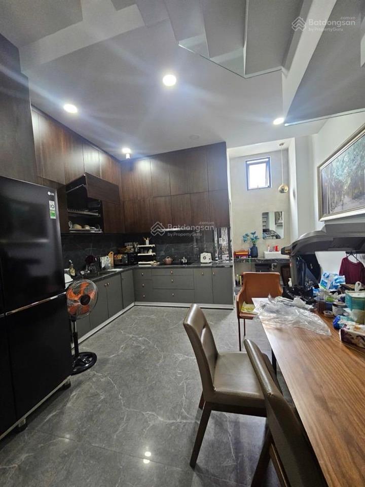 Hoàng trọng mậu quận 7, hẻm văn minh, xách vali ở ngay, 4.3x13.7m, 4 tỷ 6