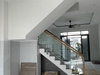 Chinh chủ gửi bán căn nhà hẻm 4m đường số cách đường xe tải 10m cách bên viện lê văn thịnh 300m