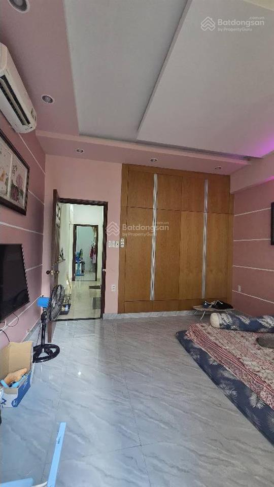 Nhà siêu rẻ ngay vòng xoay lê đại hành âu cơ. ngang 4m dài 12m hẻm ô tô