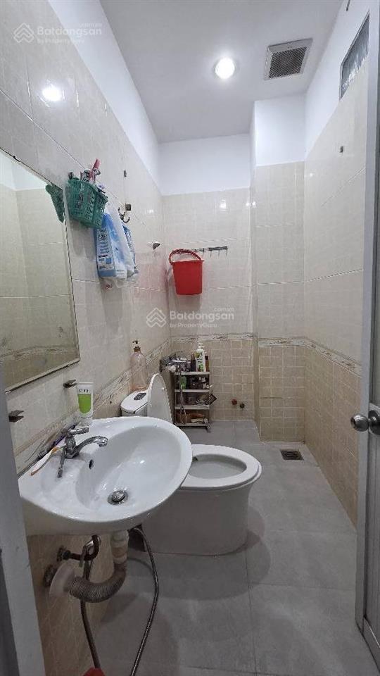 Nhà siêu rẻ ngay vòng xoay lê đại hành âu cơ. ngang 4m dài 12m hẻm ô tô