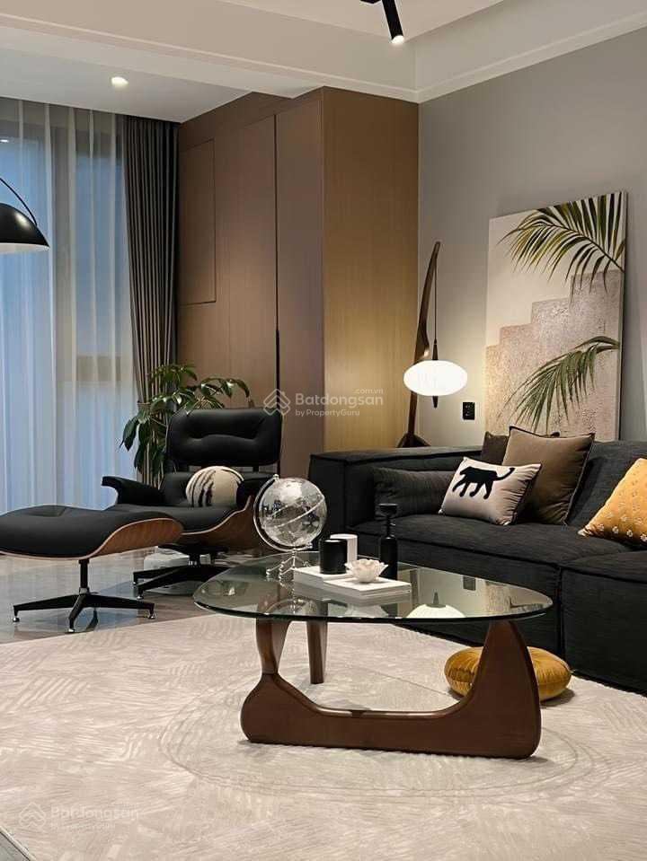 Thật 100%  bán sunrise city 3pn  2 ban công mát mẻ  full nt ở  hồ bơi chân mây rất đẹp
