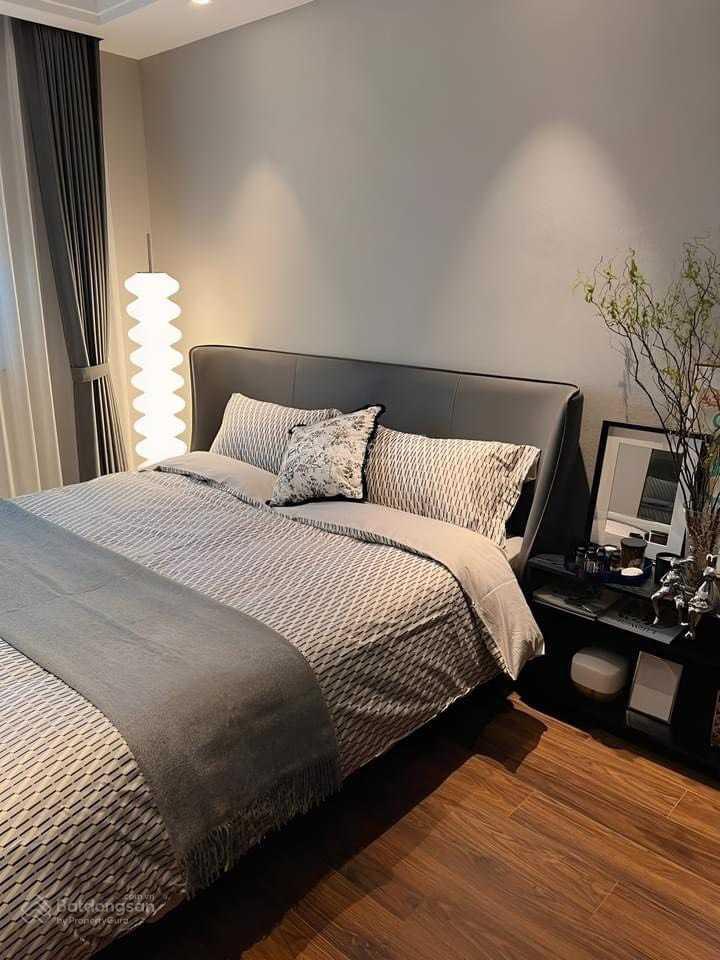 Thật 100%  bán sunrise city 3pn  2 ban công mát mẻ  full nt ở  hồ bơi chân mây rất đẹp