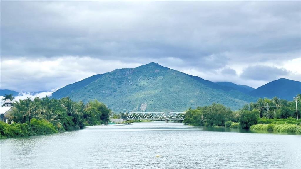 Tuyệt phẩm đất full thổ view sông trung tâm tt vạn giã. dt 177 m2, đường hùng vương. giá 5 tỷ