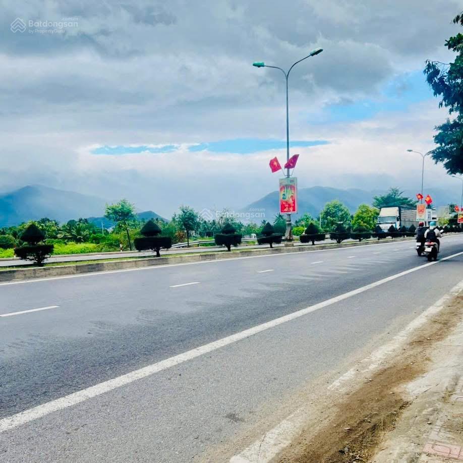 Tuyệt phẩm đất full thổ view sông trung tâm tt vạn giã. dt 177 m2, đường hùng vương. giá 5 tỷ