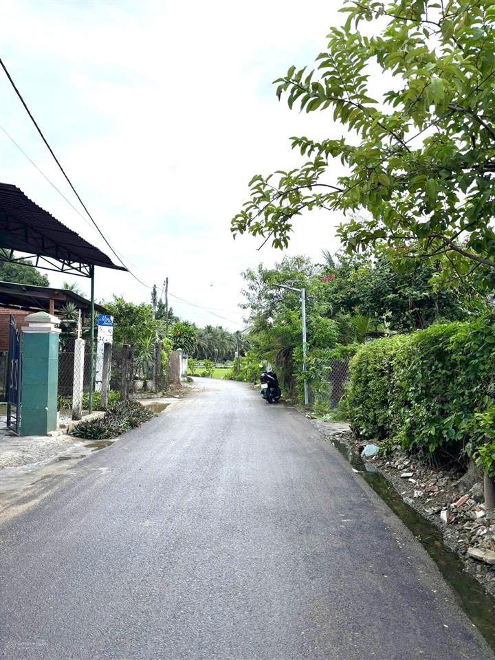 Đất thổ gần ngã tư tu bôngkkt vân phong,mặt tiền 7m đường nhựa hiện hữu, giá 1 tỉ 170 triệu