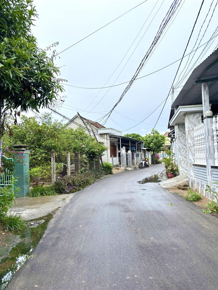 Đất thổ gần ngã tư tu bôngkkt vân phong,mặt tiền 7m đường nhựa hiện hữu, giá 1 tỉ 170 triệu