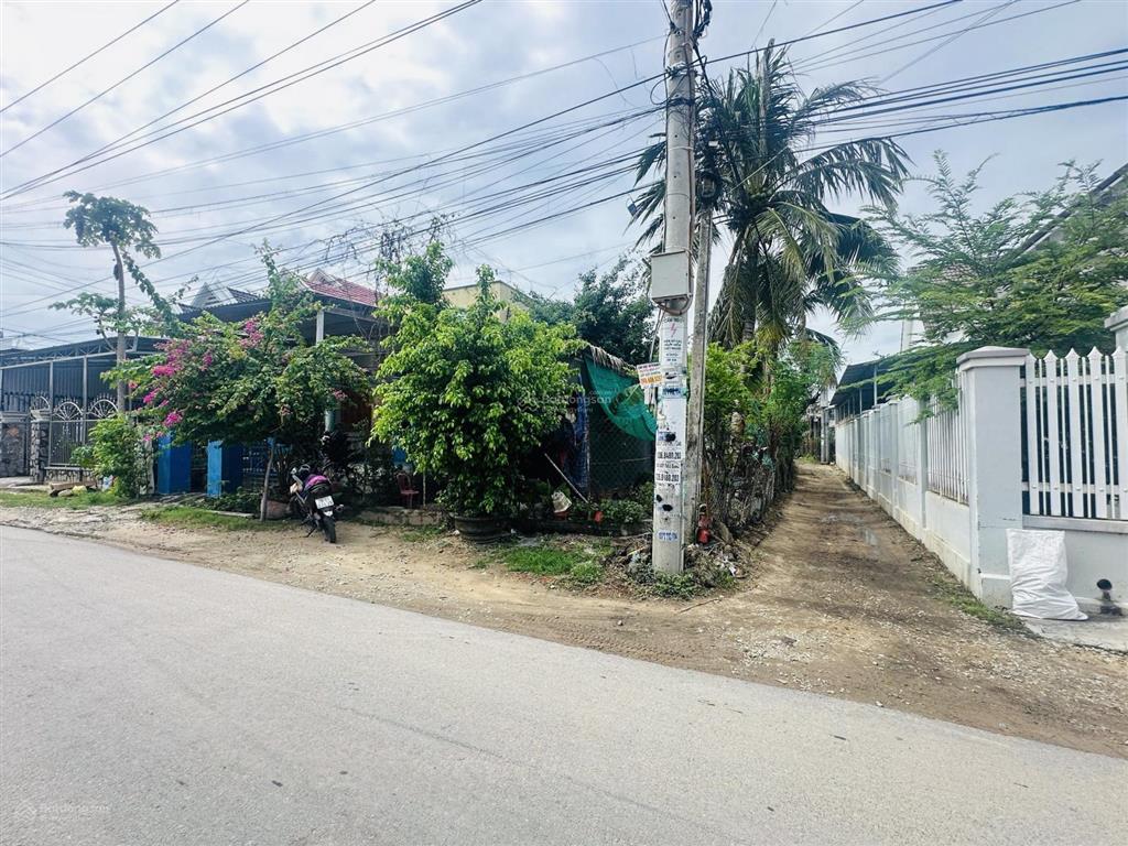 Lô góc trục chính vạn thắng, kkt vân phong, dt 186 m2, đường nhựa 16m. giá 2,6 tỷ