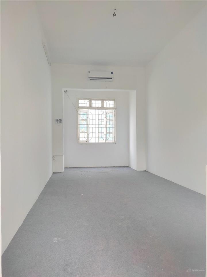 Cho thuê văn phòng 30m2 tại đường giải phóng  hoàng mai, giá chỉ 3tr9 / tháng