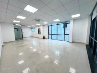 Cho thuê văn phòng tại đường cầu giấy giao nguyễn văn huyên 75m2 giá chỉ 13tr / tháng .